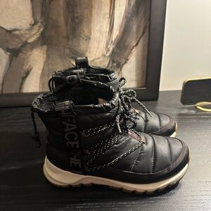 The North Face Black Winter Boots